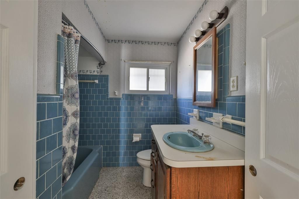 For Sale: $849,000 (3 beds, 2 baths, 1737 Square Feet)