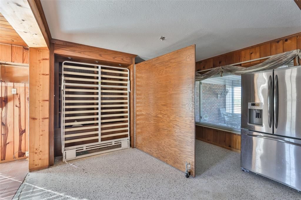 For Sale: $849,000 (3 beds, 2 baths, 1737 Square Feet)