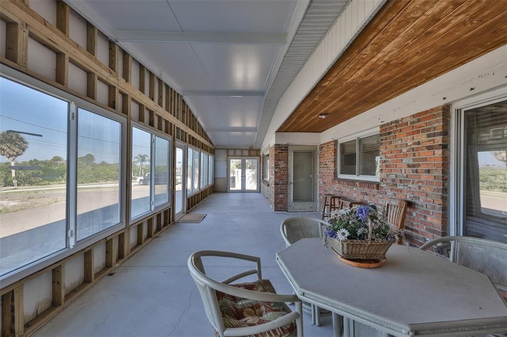 For Sale: $849,000 (3 beds, 2 baths, 1737 Square Feet)