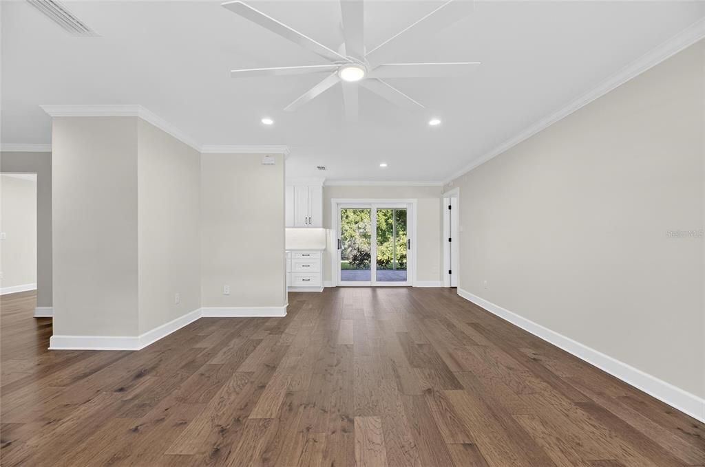 For Sale: $425,000 (3 beds, 2 baths, 1545 Square Feet)