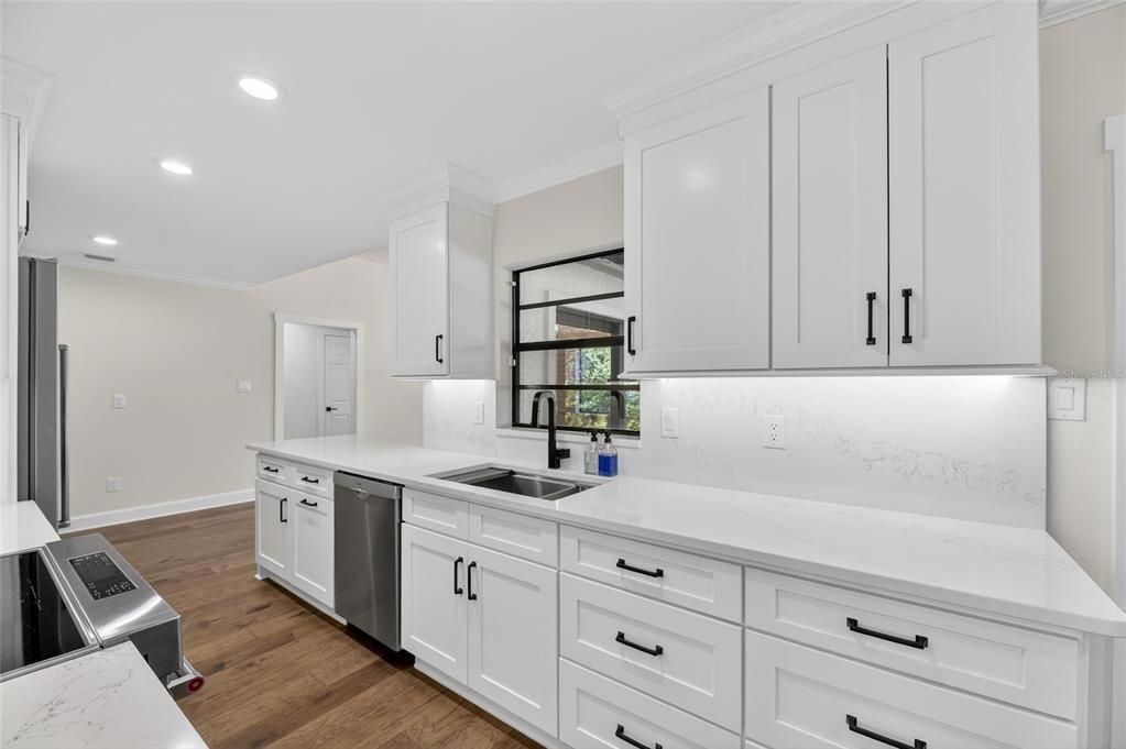 For Sale: $425,000 (3 beds, 2 baths, 1545 Square Feet)