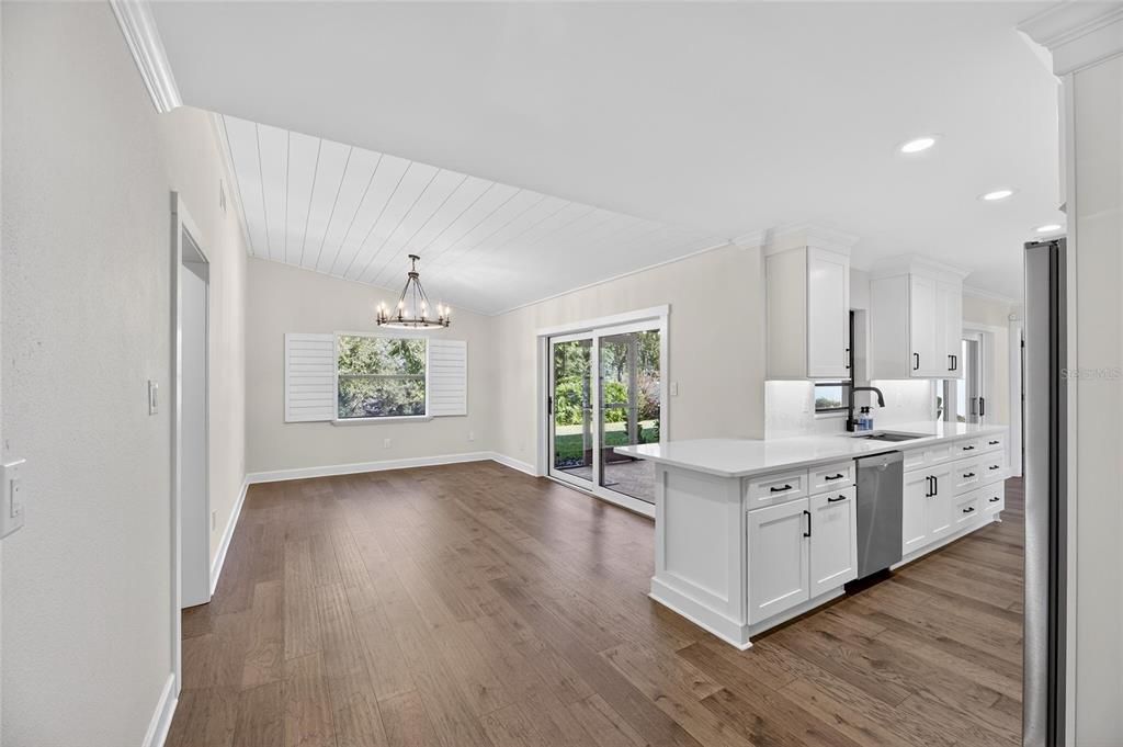 For Sale: $425,000 (3 beds, 2 baths, 1545 Square Feet)