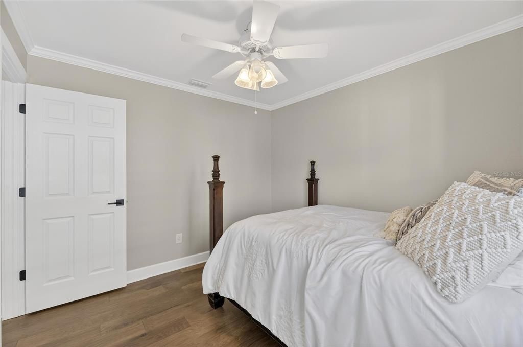 For Sale: $425,000 (3 beds, 2 baths, 1545 Square Feet)