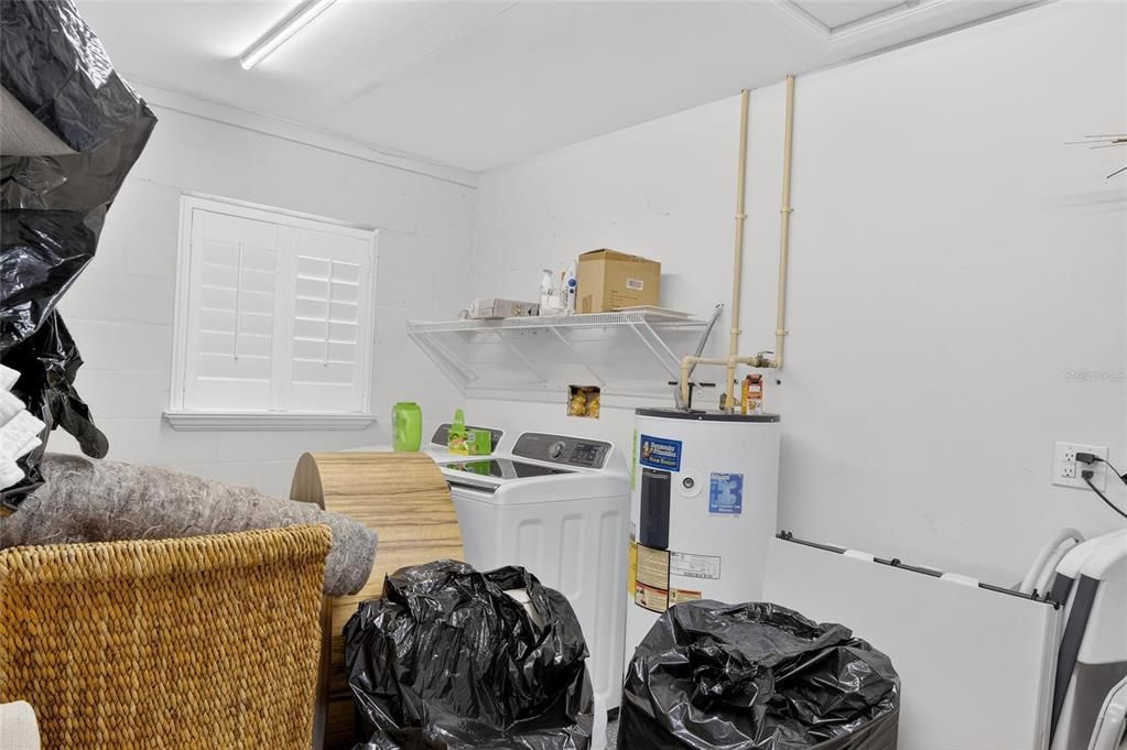 For Sale: $425,000 (3 beds, 2 baths, 1545 Square Feet)