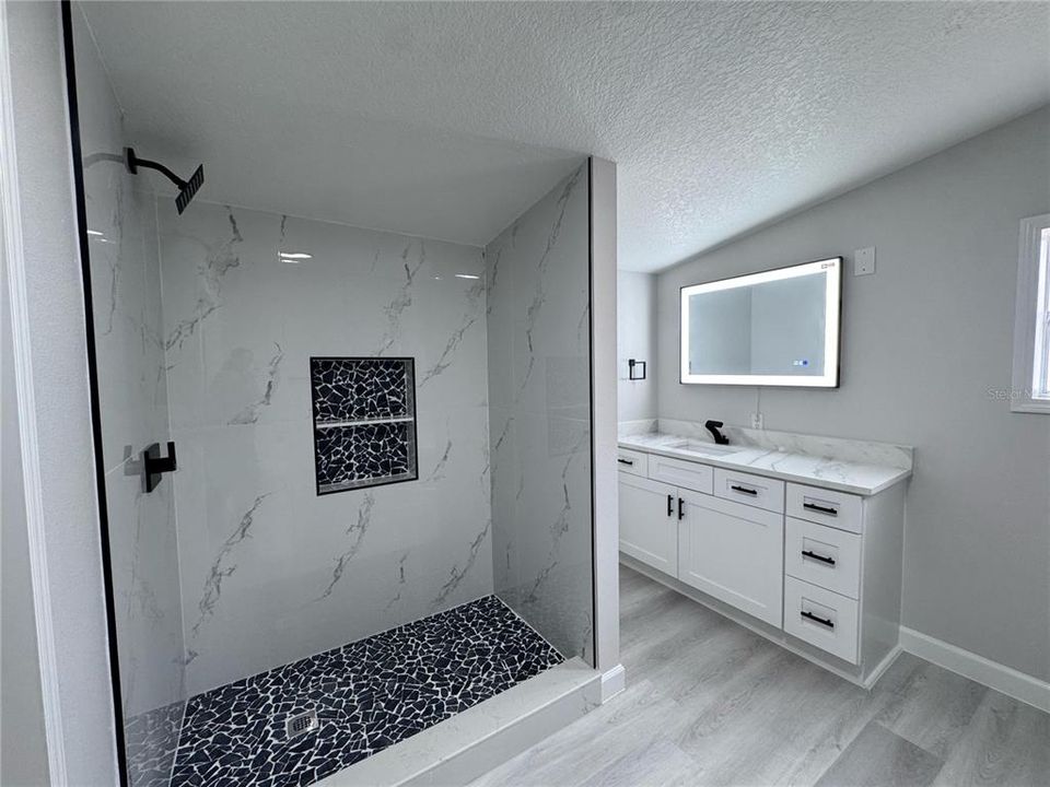 На продажу: $329,900 (3 спален, 2 ванн, 1782 Квадратных фут)