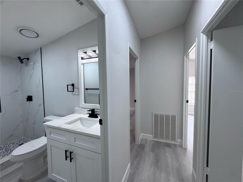 На продажу: $329,900 (3 спален, 2 ванн, 1782 Квадратных фут)