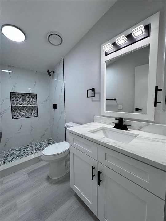 На продажу: $329,900 (3 спален, 2 ванн, 1782 Квадратных фут)