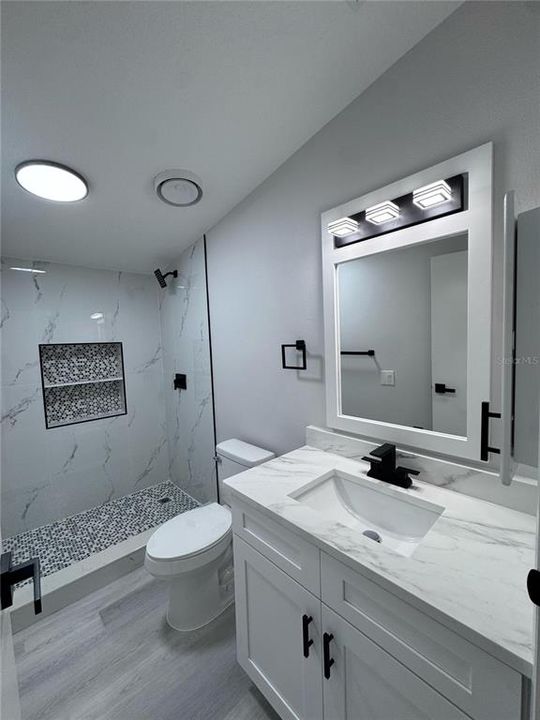 На продажу: $329,900 (3 спален, 2 ванн, 1782 Квадратных фут)