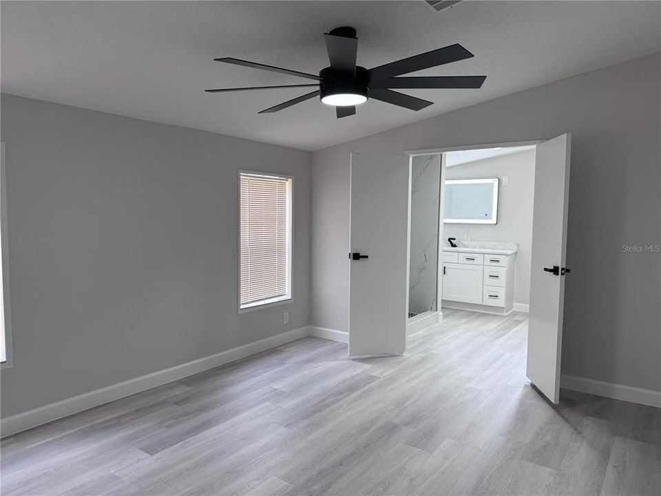 На продажу: $329,900 (3 спален, 2 ванн, 1782 Квадратных фут)