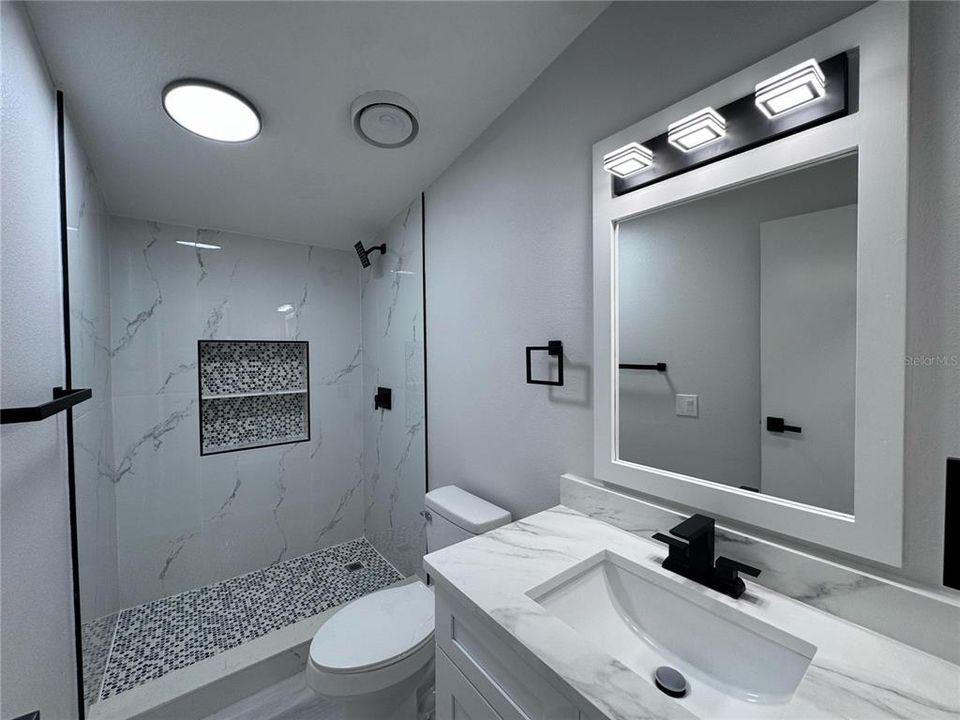 На продажу: $329,900 (3 спален, 2 ванн, 1782 Квадратных фут)