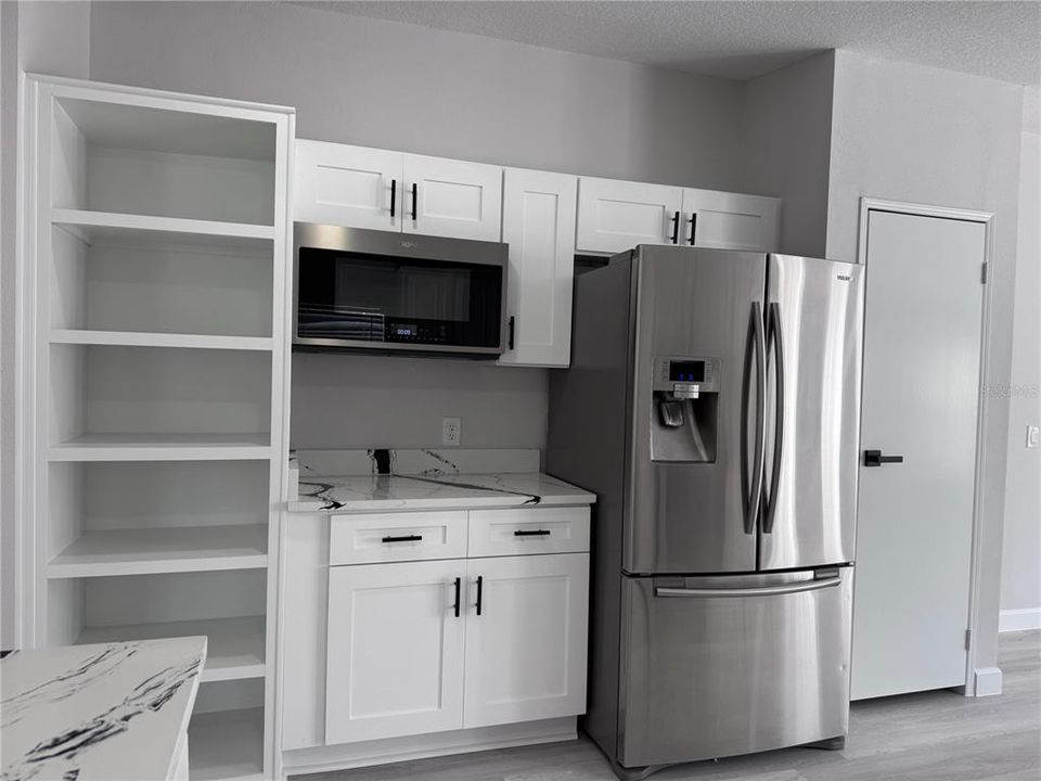 На продажу: $329,900 (3 спален, 2 ванн, 1782 Квадратных фут)