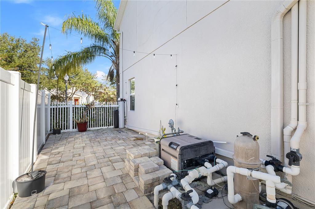 待售: $720,000 (5 贝兹, 3 浴室, 2240 平方英尺)