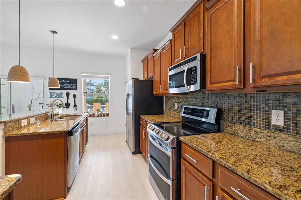 待售: $720,000 (5 贝兹, 3 浴室, 2240 平方英尺)