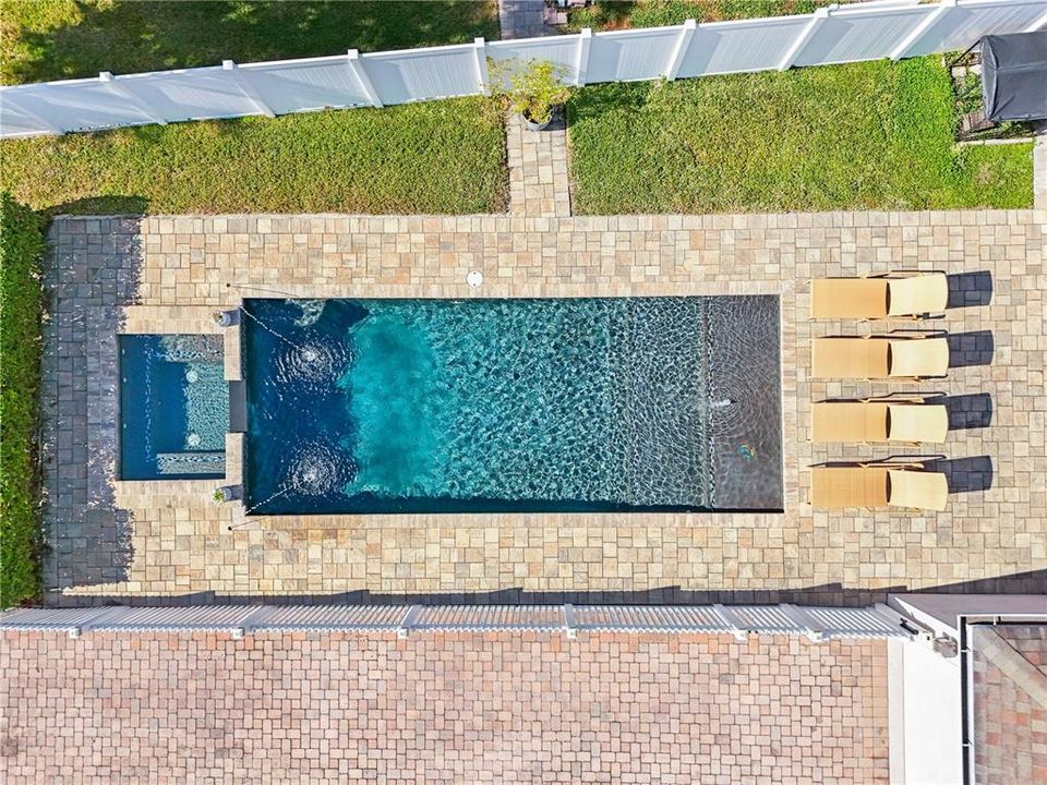 待售: $720,000 (5 贝兹, 3 浴室, 2240 平方英尺)