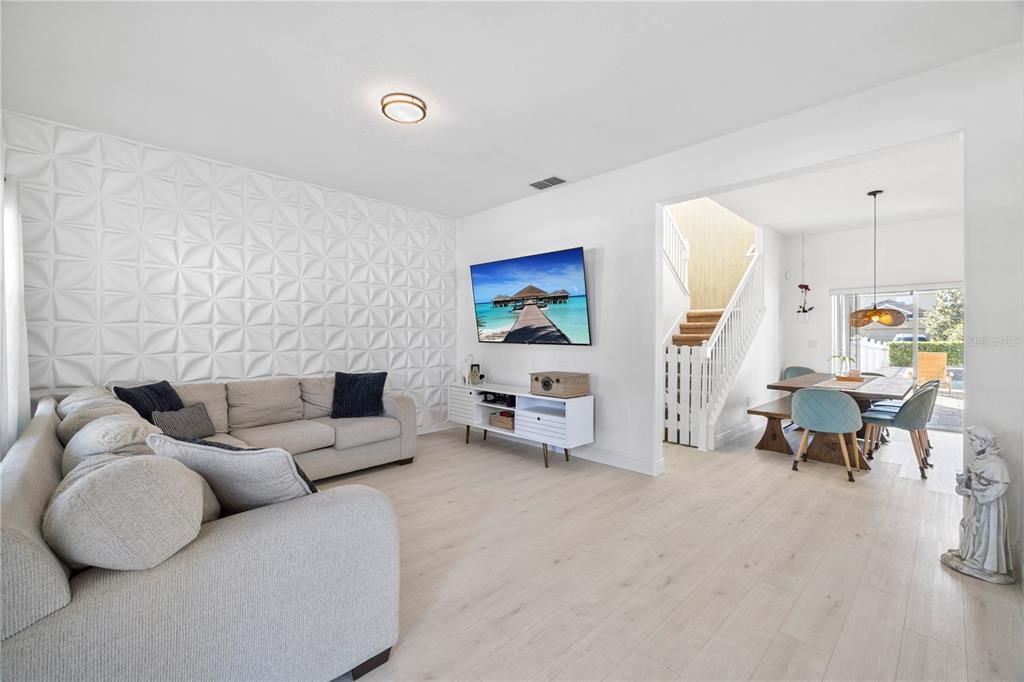 待售: $720,000 (5 贝兹, 3 浴室, 2240 平方英尺)