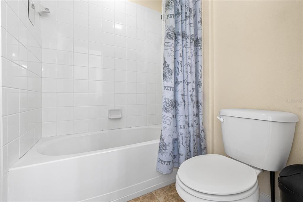 待售: $720,000 (5 贝兹, 3 浴室, 2240 平方英尺)