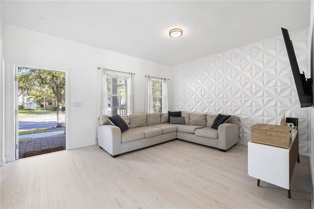 待售: $720,000 (5 贝兹, 3 浴室, 2240 平方英尺)