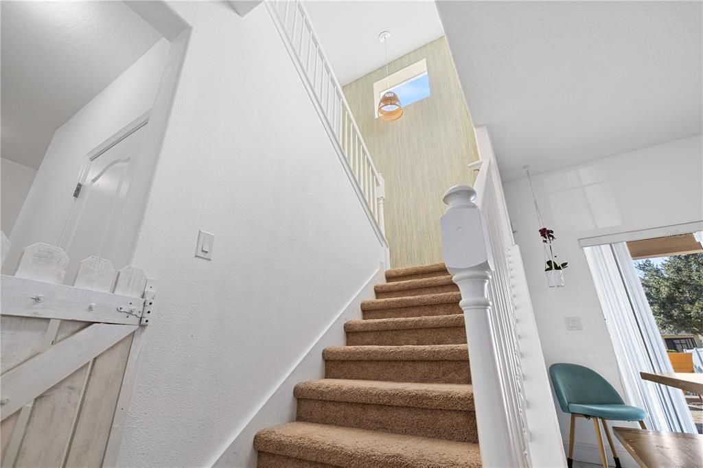 待售: $720,000 (5 贝兹, 3 浴室, 2240 平方英尺)