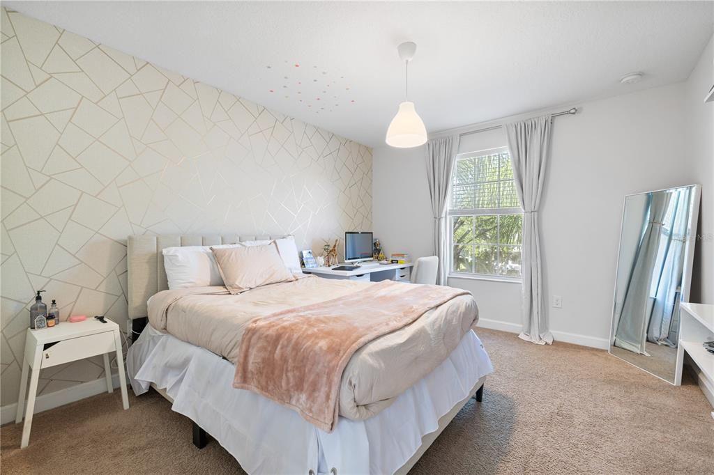 待售: $720,000 (5 贝兹, 3 浴室, 2240 平方英尺)