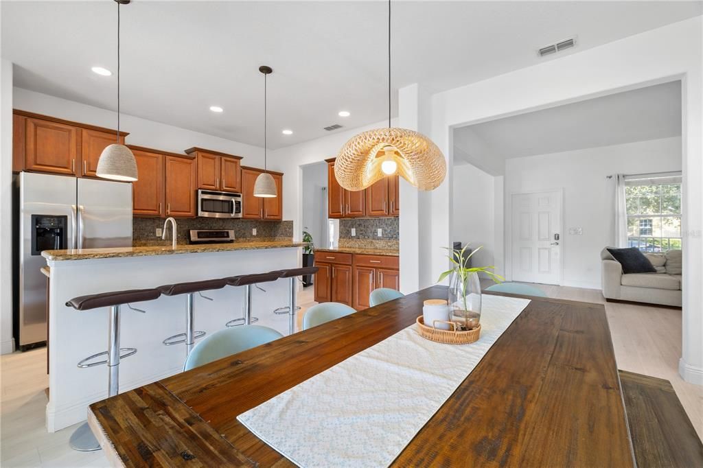 待售: $720,000 (5 贝兹, 3 浴室, 2240 平方英尺)