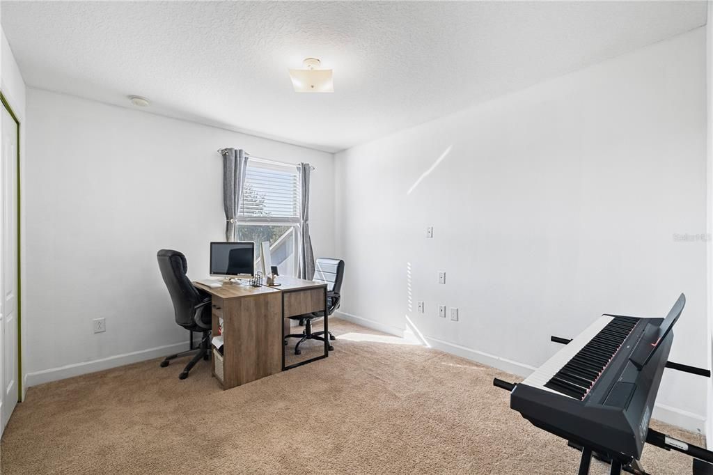 待售: $720,000 (5 贝兹, 3 浴室, 2240 平方英尺)