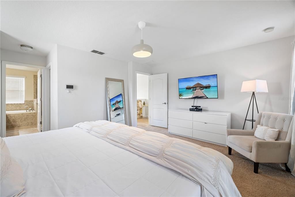 待售: $720,000 (5 贝兹, 3 浴室, 2240 平方英尺)