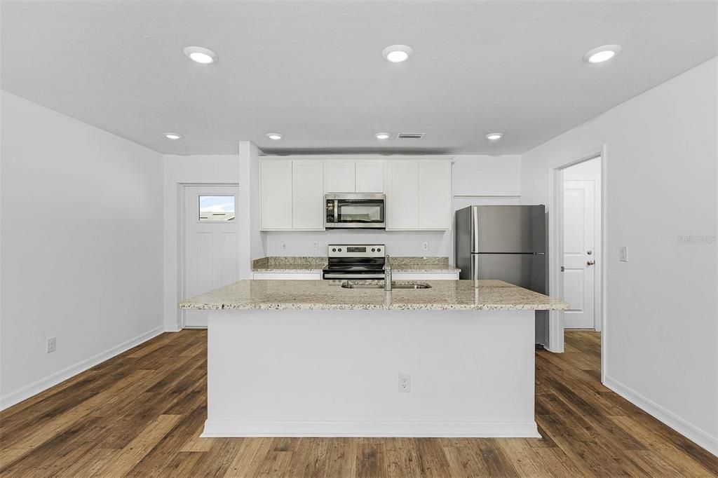 For Sale: $302,900 (3 beds, 2 baths, 1143 Square Feet)