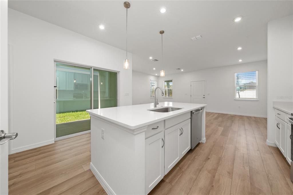 For Rent: $2,600 (3 beds, 2 baths, 1760 Square Feet)