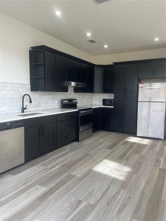 En Renta: $2,800 (4 camas, 3 baños, 1730 Pies cuadrados)