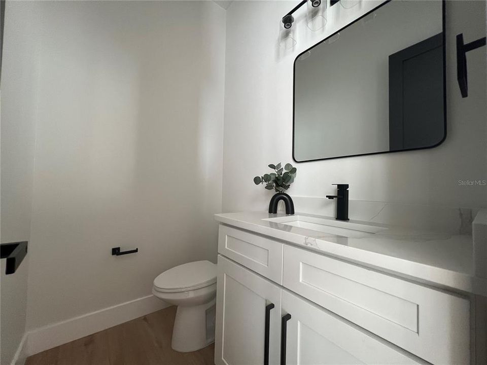 For Sale: $409,900 (4 beds, 3 baths, 1818 Square Feet)