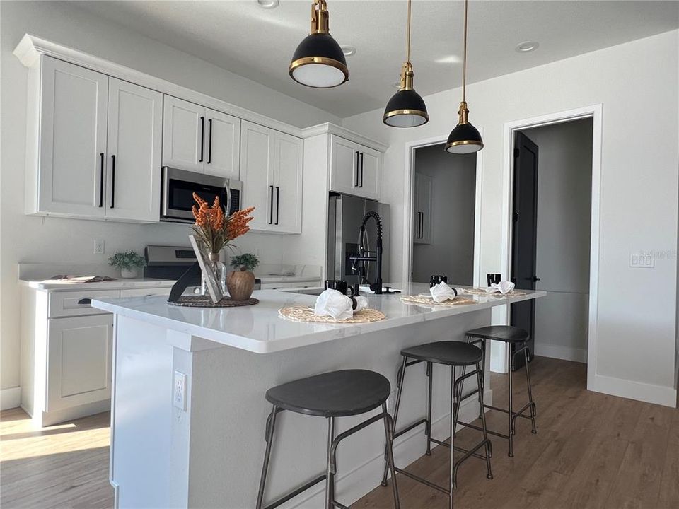 For Sale: $409,900 (4 beds, 3 baths, 1818 Square Feet)