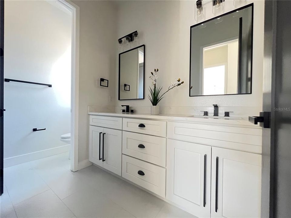 For Sale: $409,900 (4 beds, 3 baths, 1818 Square Feet)