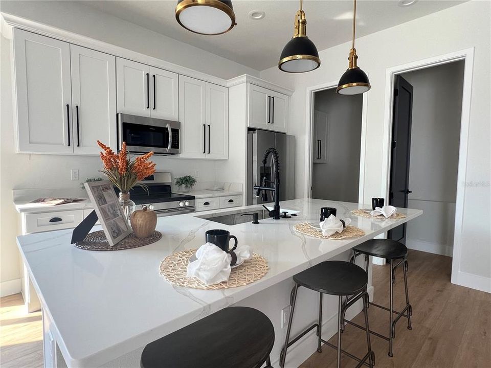 For Sale: $409,900 (4 beds, 3 baths, 1818 Square Feet)