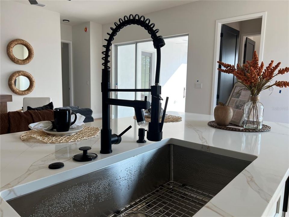 For Sale: $409,900 (4 beds, 3 baths, 1818 Square Feet)