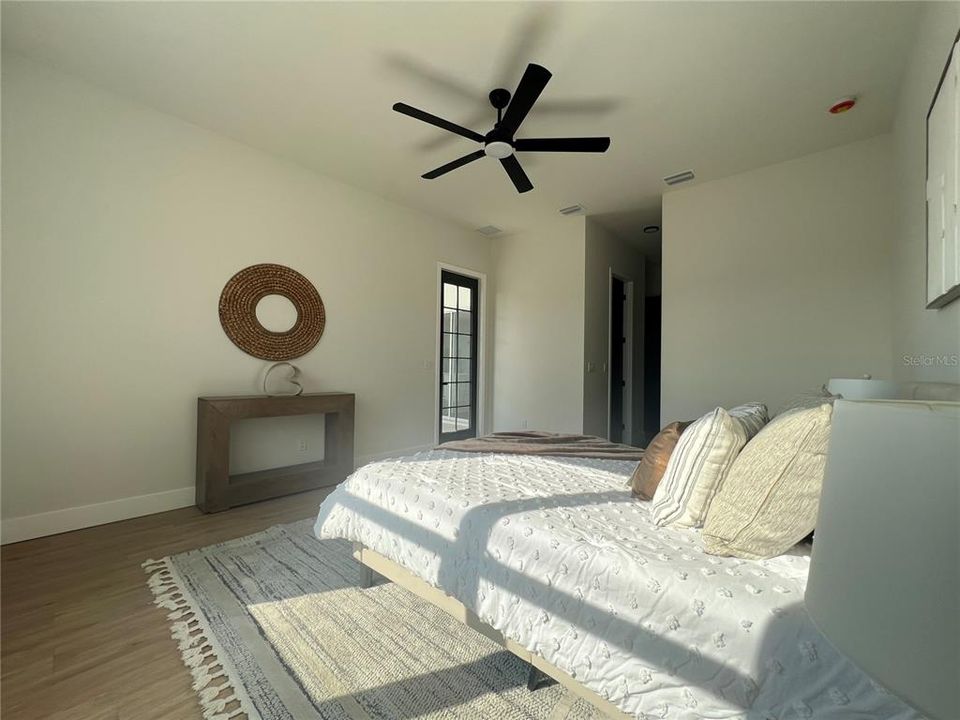 For Sale: $409,900 (4 beds, 3 baths, 1818 Square Feet)