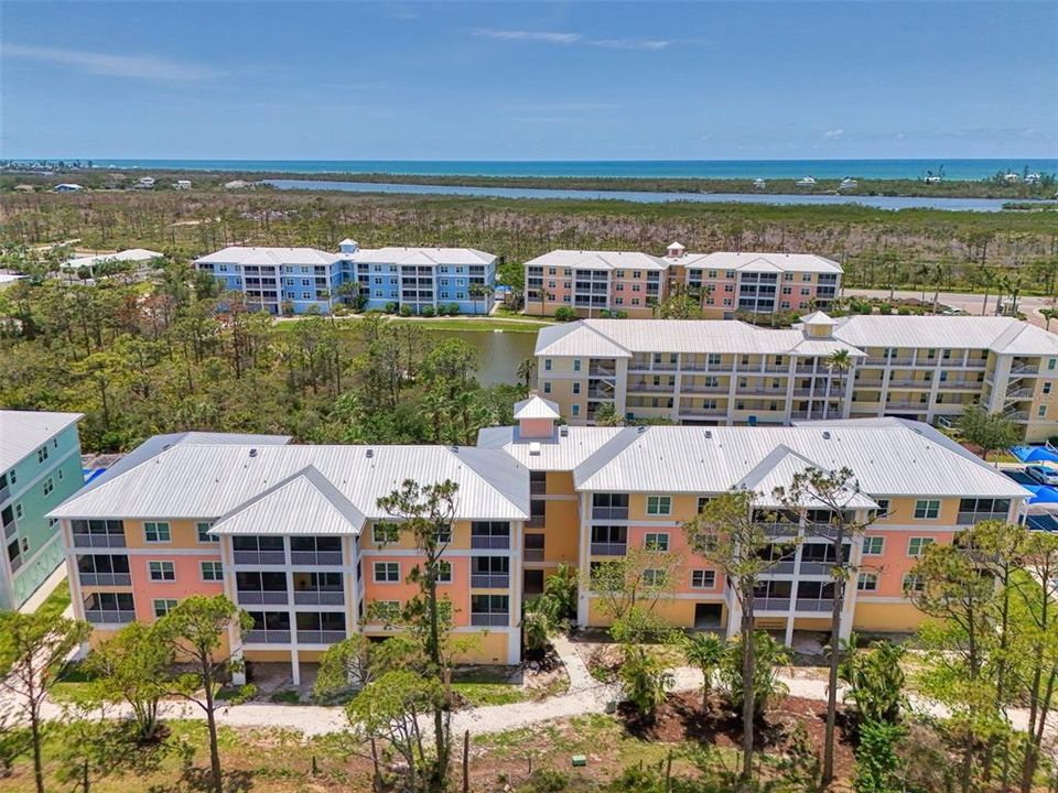 На продажу: $289,000 (2 спален, 2 ванн, 996 Квадратных фут)