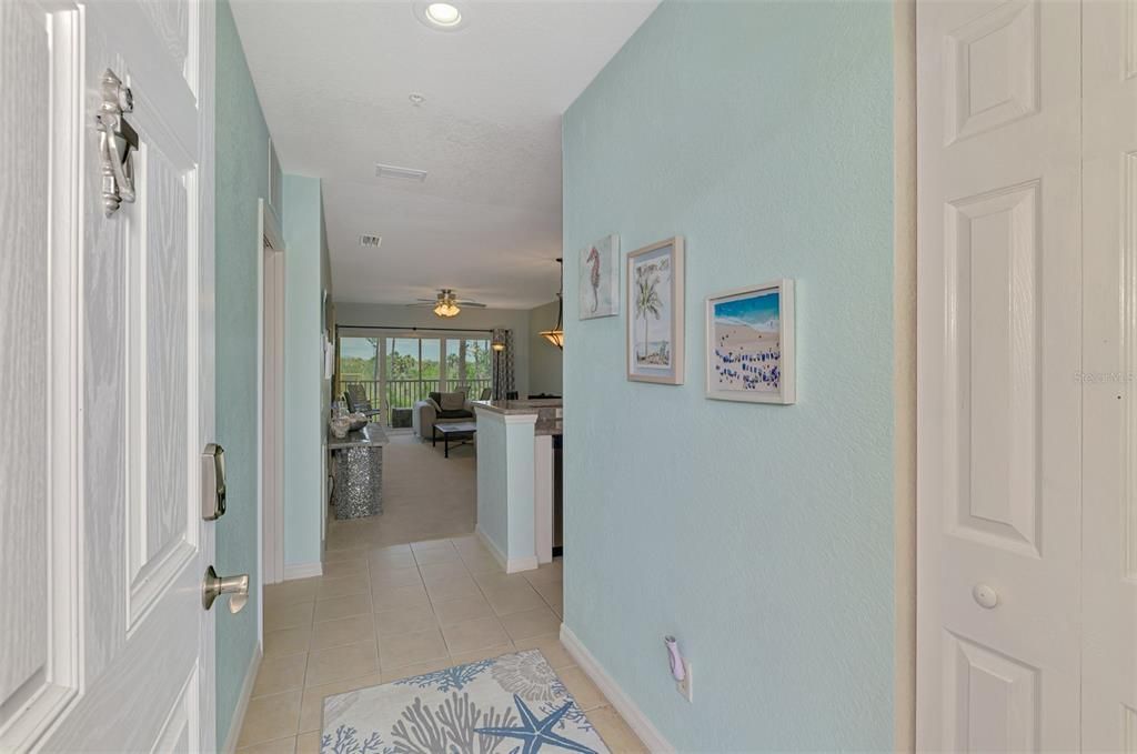 На продажу: $289,000 (2 спален, 2 ванн, 996 Квадратных фут)