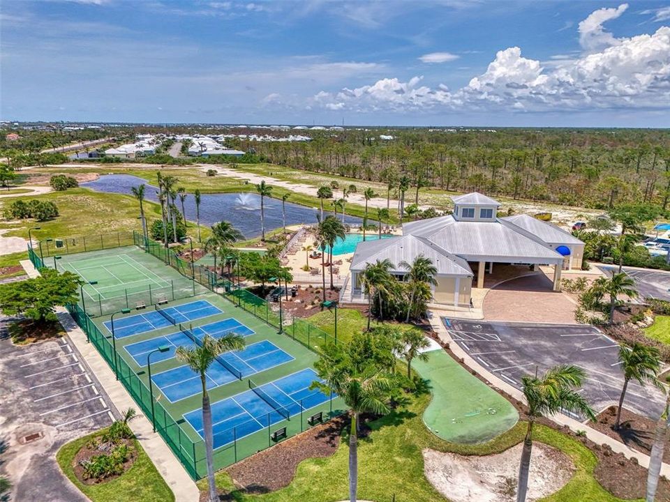 На продажу: $289,000 (2 спален, 2 ванн, 996 Квадратных фут)