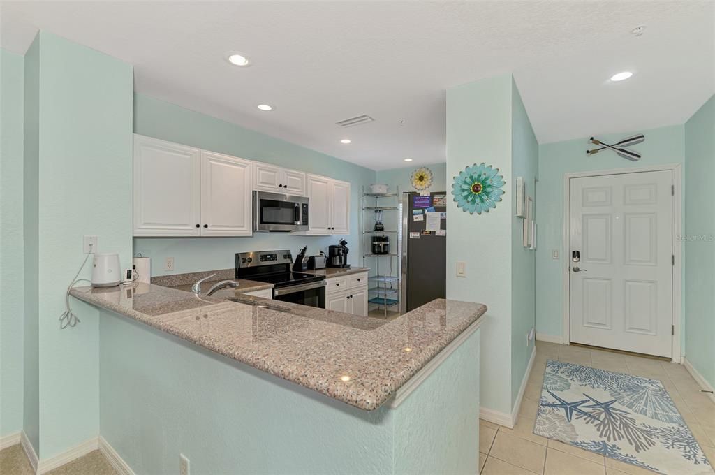 На продажу: $289,000 (2 спален, 2 ванн, 996 Квадратных фут)