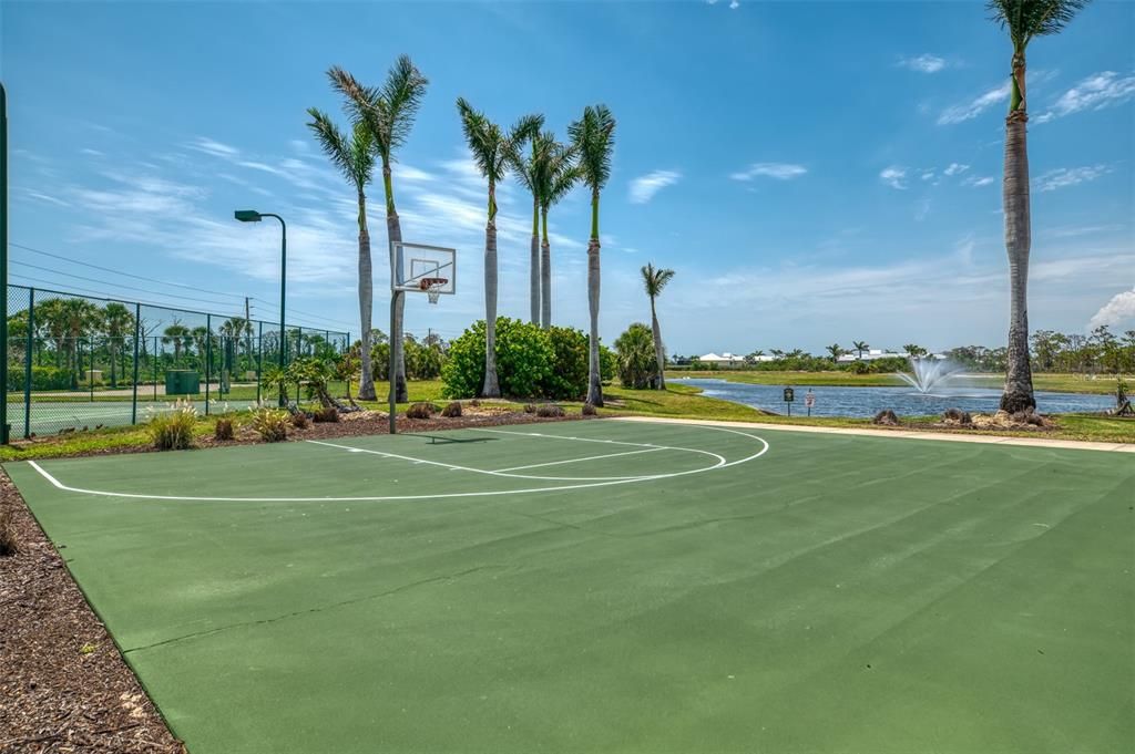 На продажу: $289,000 (2 спален, 2 ванн, 996 Квадратных фут)