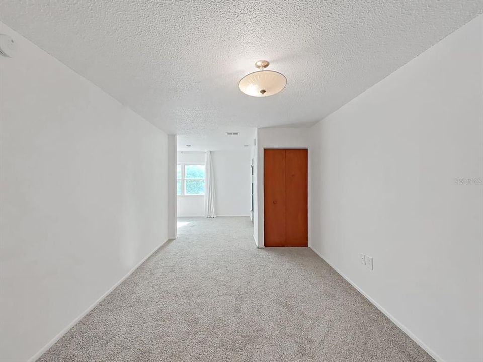 For Rent: $1,375 (1 beds, 1 baths, 750 Square Feet)