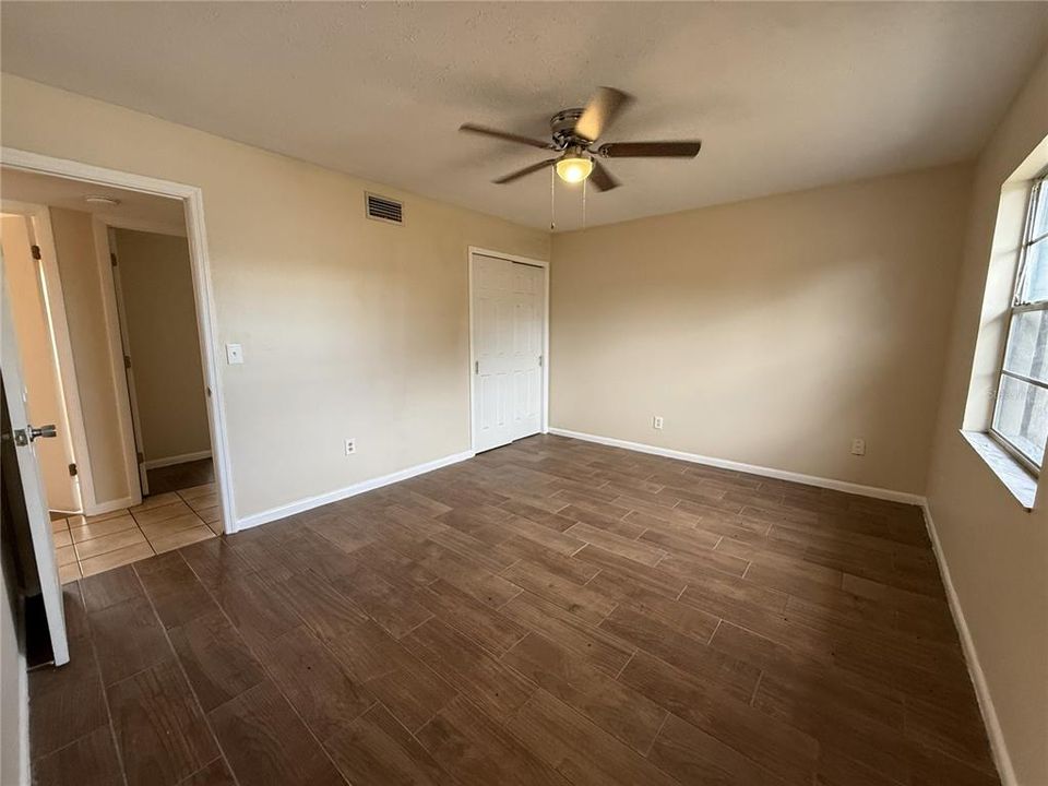 На продажу: $279,900 (3 спален, 2 ванн, 1142 Квадратных фут)