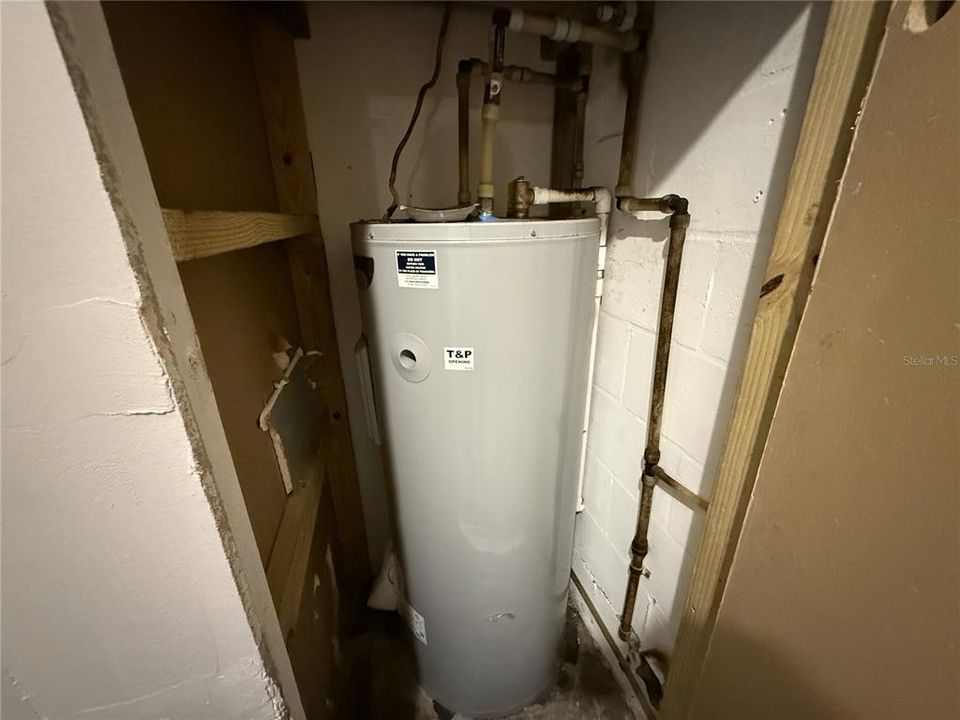 На продажу: $279,900 (3 спален, 2 ванн, 1142 Квадратных фут)