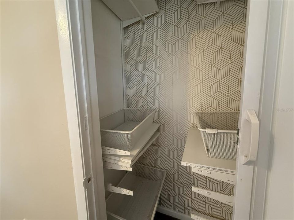 На продажу: $279,900 (3 спален, 2 ванн, 1142 Квадратных фут)