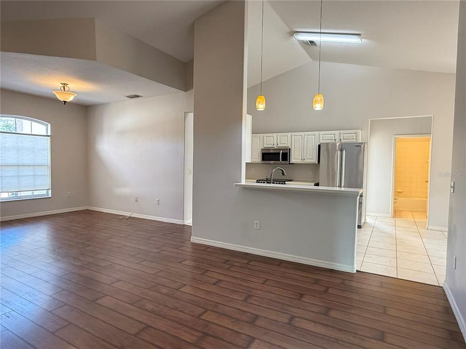 待售: $365,000 (3 贝兹, 2 浴室, 1381 平方英尺)