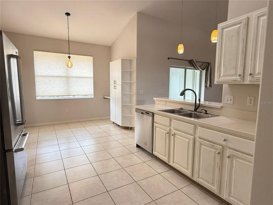 待售: $365,000 (3 贝兹, 2 浴室, 1381 平方英尺)