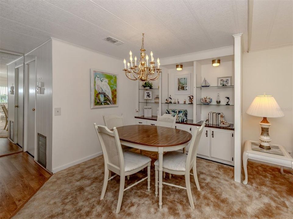 待售: $159,900 (2 贝兹, 2 浴室, 1372 平方英尺)