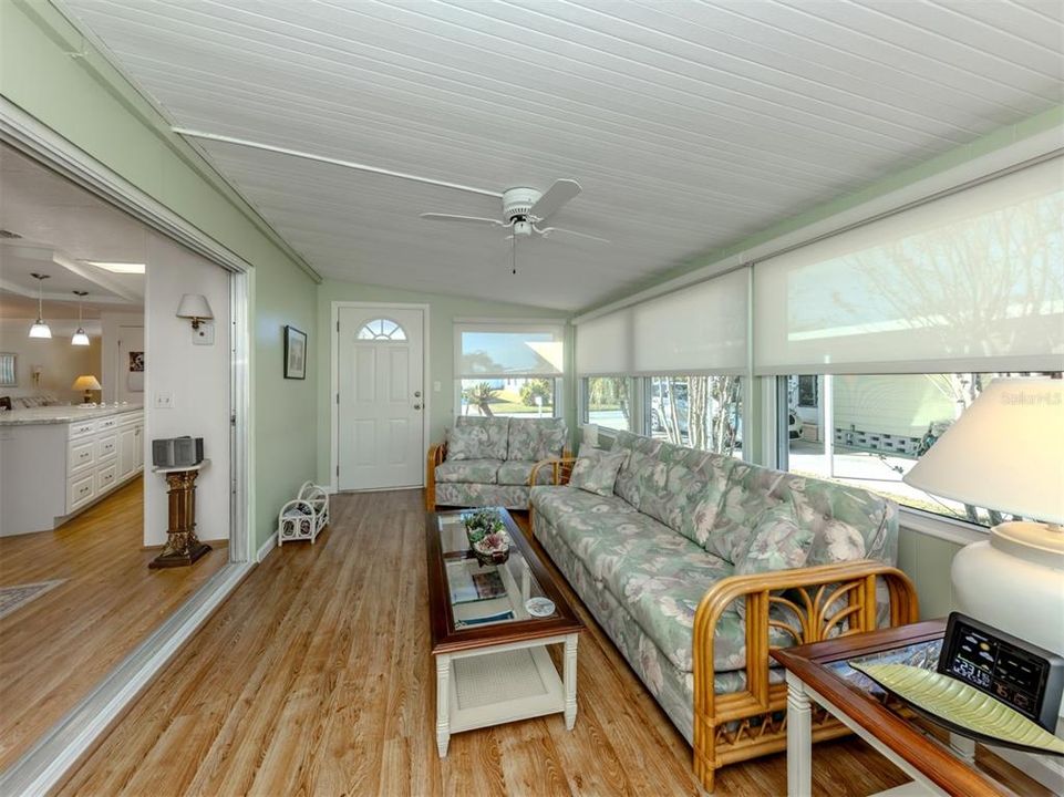 待售: $159,900 (2 贝兹, 2 浴室, 1372 平方英尺)