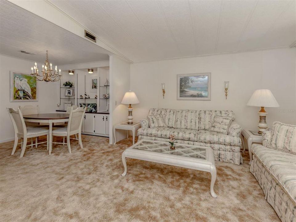 待售: $159,900 (2 贝兹, 2 浴室, 1372 平方英尺)