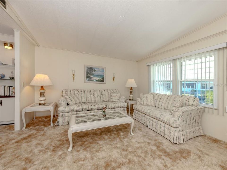 待售: $159,900 (2 贝兹, 2 浴室, 1372 平方英尺)